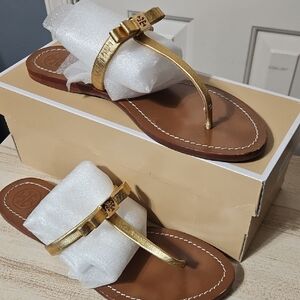 Tory Burch EUC Gold thong Women's Sandals